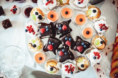 Spartak pasta plaka ile diğer ekmek üzerinde