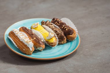 Eklerleri farklı ganache ve farklı Topingler ile krema ile