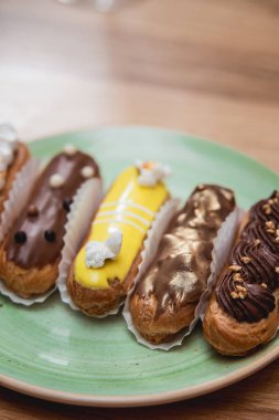 Eklerleri farklı ganache ve farklı Topingler ile krema ile