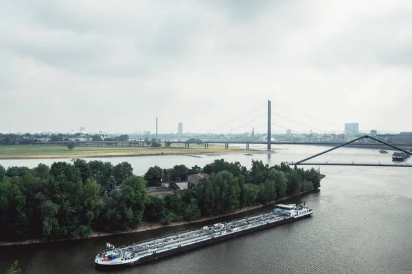 Dusseldorf cityscape manzarası, yaz 2017, Almanya