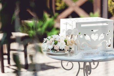 güzel düğün töreni açık havada. Yaz Zamanı.