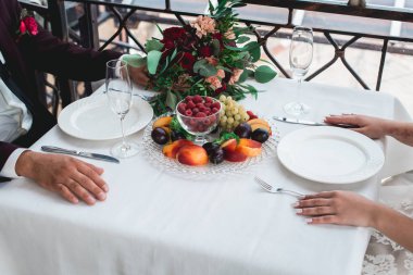 Erik ahududu şeftali çilek üzüm