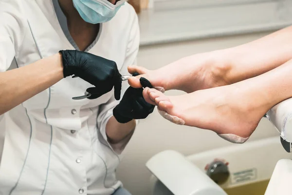 Professionele hardware pedicure. Patiënt op medische pedicure procedure, — Stockfoto