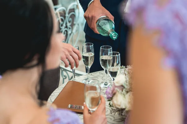 Weddings Toast Glasses Champagne Drink Bride Groom Hands Happy Newlyweds — Stock Photo, Image