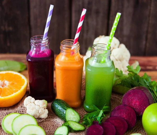 Various Freshly Squeezed Vegetable Juices for Detox — Stock Photo, Image