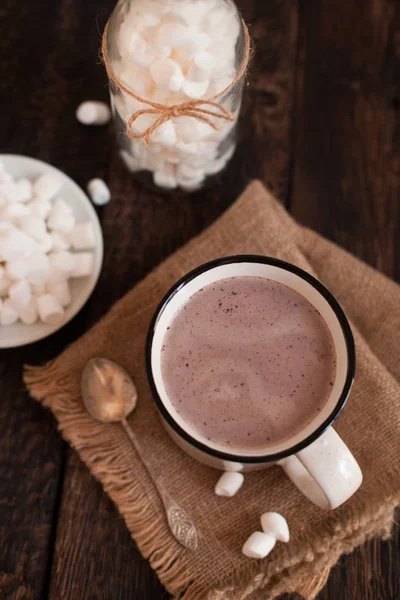 Taza de chocolate caliente o cacao con malvavisco — Foto de Stock