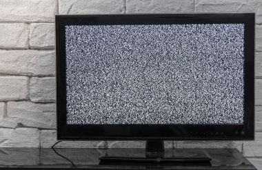 TV ekranı gürültü glitcher etkisi ile. Sinyal yok veya hiçbir iletişim kavramı ile rustik veya loft tarzı innterior.