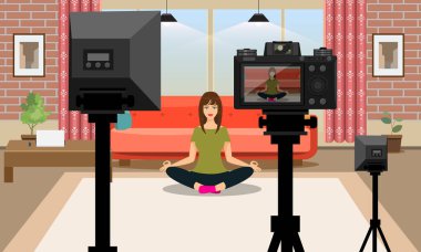 Vlog ya da video blogcusu yapan genç bir kadın iç mekanda yoga ya da fitness konsepti üzerine canlı yayın videosu çekiyor. Vektör illüstrasyonu.