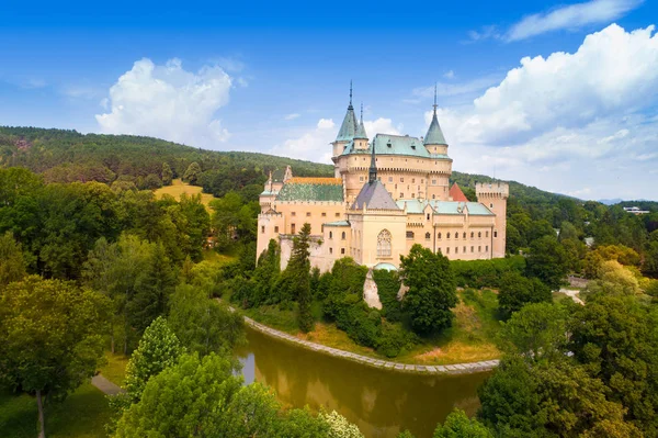 Bojnice kale havadan görünümü