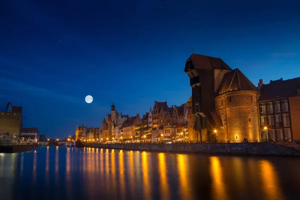 Porto no rio Motlawa com a cidade velha de Gdansk — Fotografia de Stock