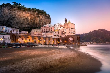 Amalfi gece görünümü