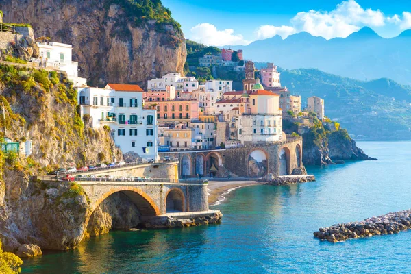 Vista da manhã da paisagem urbana de Amalfi — Fotografia de Stock