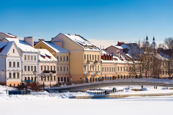 Tarihi kentin güzel kış görünümü. Minsk. Belarus