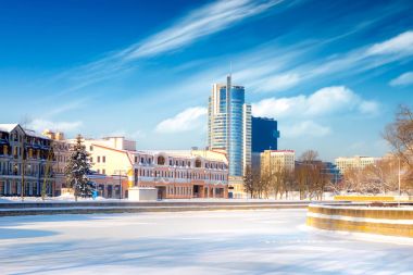 Svislach Nehri ve Zybitskaya sokak görünümü
