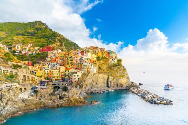Manarola'La Spezia, Liguria, İtalya ve bir beş Cinque terre seyahat konumlar, günbatımı renkleri Kuzey eyaletinde güzel bir küçük kasaba