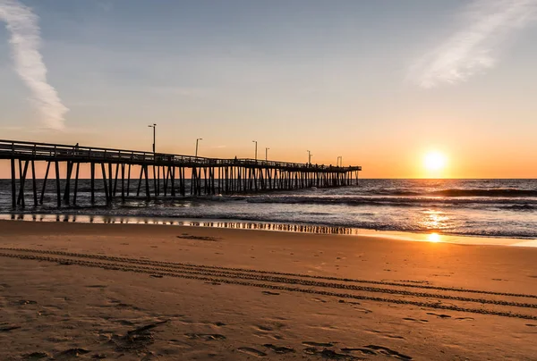 Virginia Beach Boardwalk balıkçılık iskele şafak
