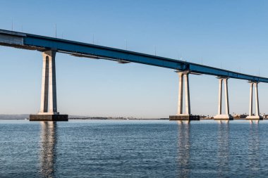Coronado Köprüsü destekleyen kirişler bölümünü