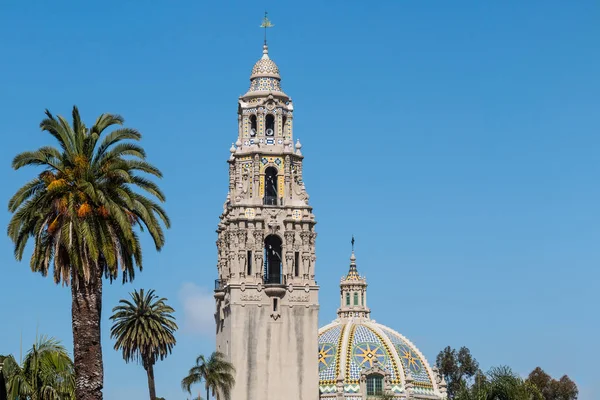 California-torony és a Museum of Man épület kupolája — Stock Fotó