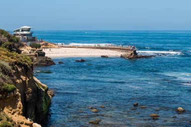 La Jolla çocuk havuzu ile yeni cankurtaran kulesi