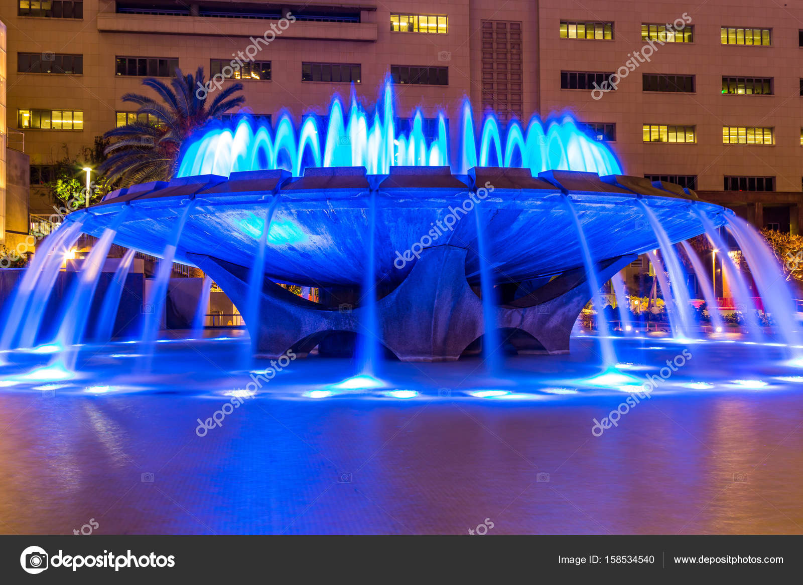 Arthur J. Zal Memorial fontein met blauwe Led verlichting ... Arthur J. Zal Memorial fontein met blauwe Led verlichting ...