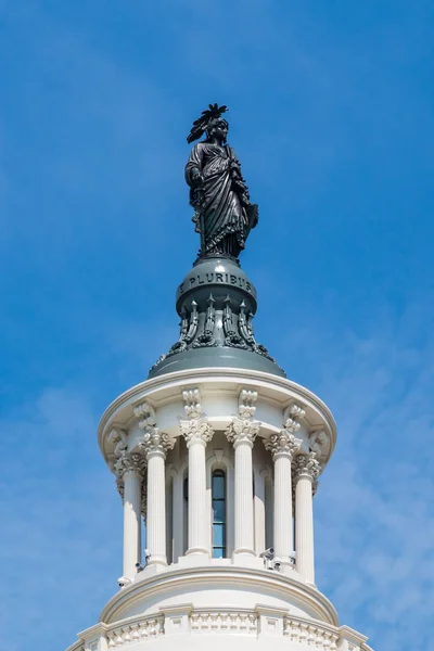 Статуя Свободи на нас будівлі Капітолію у Вашингтоні, округ Колумбія — стокове фото