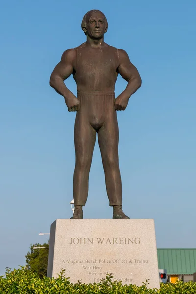 Bronz anıt John Wareing Virginia Beach Boardwalk tarihinde onurlandıran — Stok fotoğraf