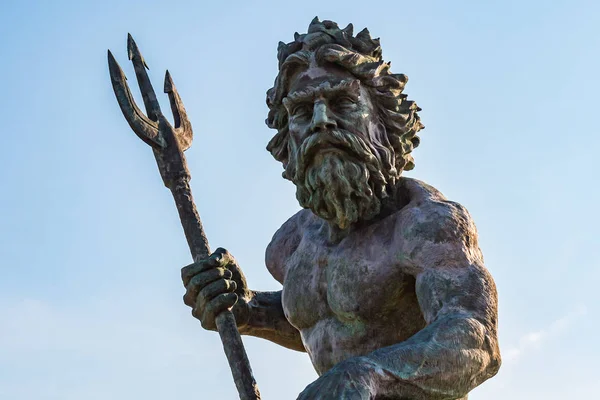 Estatua del Rey Neptuno en el paseo marítimo de Virginia Beach — Foto de Stock