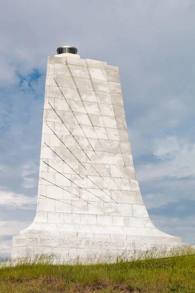 Gránit torony a Wright fivérek nemzeti emlékhely építészeti részlete — Stock Fotó