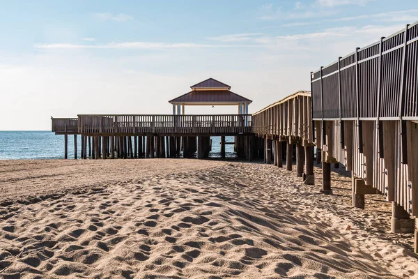 Hampton, Va iskelesi ile ilgilenen Buckroe Beach kamu