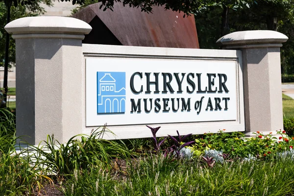 Sign Marker for Chrysler Museum of Art in Norfolk, Virginia — Stock Photo, Image