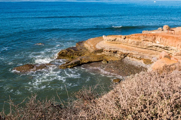 高潮在 Tidepool 地区在卡布里奥国家纪念碑在点洛 加利福尼亚 — 图库照片