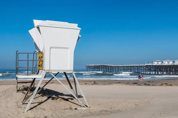 San Diego California April 2017 People Enjoy Pacific Beach Lifeguard — Stock Photo, Image