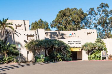 San Diego, California - 17 Şubat 2018: Marie Hitchcock Kukla Tiyatrosu, Kuzey Amerika'nın en uzun sürekli çalışan Kukla Tiyatrosu, Balboa Park bulunan İkinci Dünya Savaşı sonra 1945 gösterimleri ile.