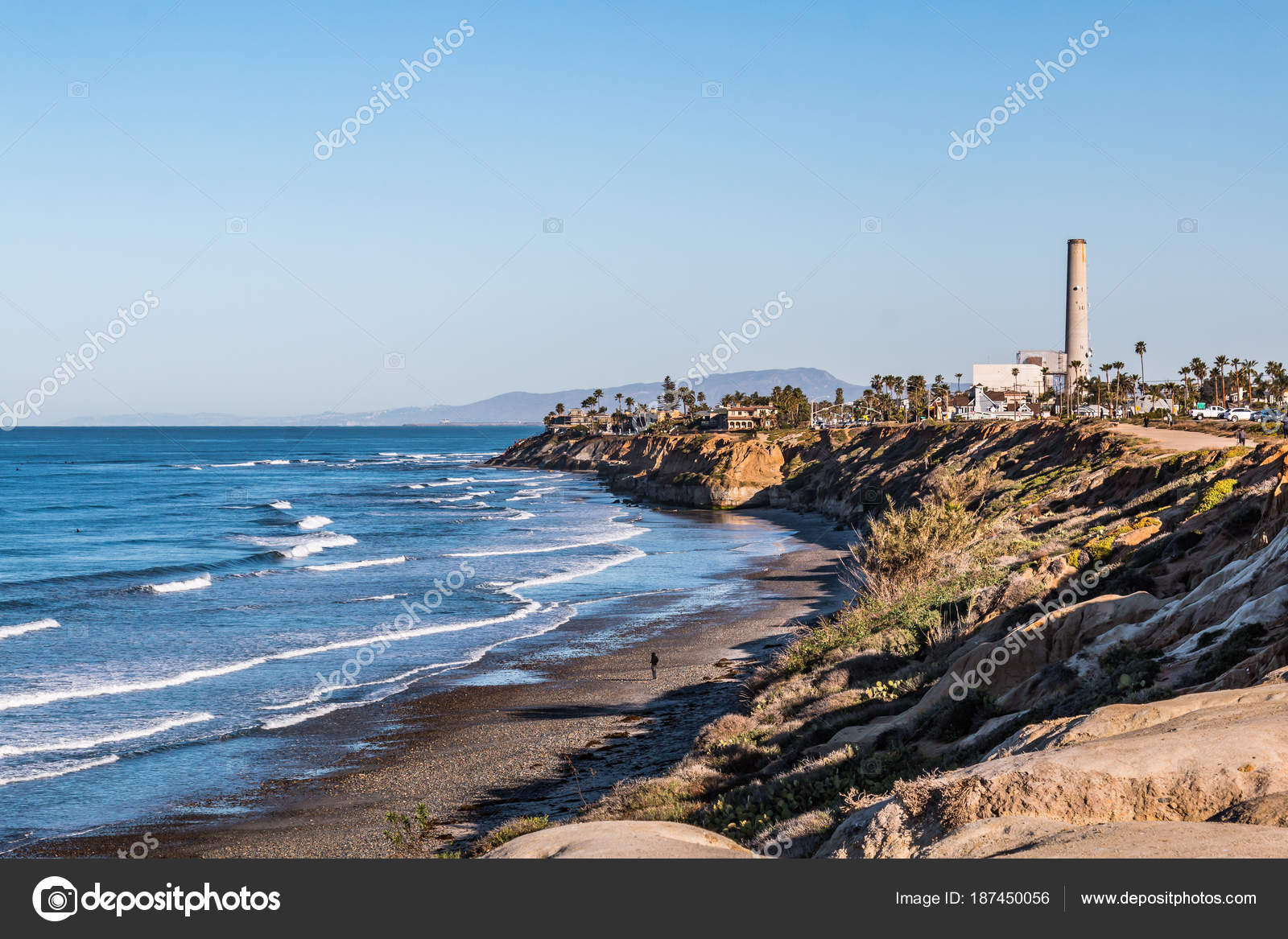 Man Walks Cliffs South Carlsbad State Beach San Diego California — Stock  Photo © SherryVSmith #187450056, image size:1600x1167