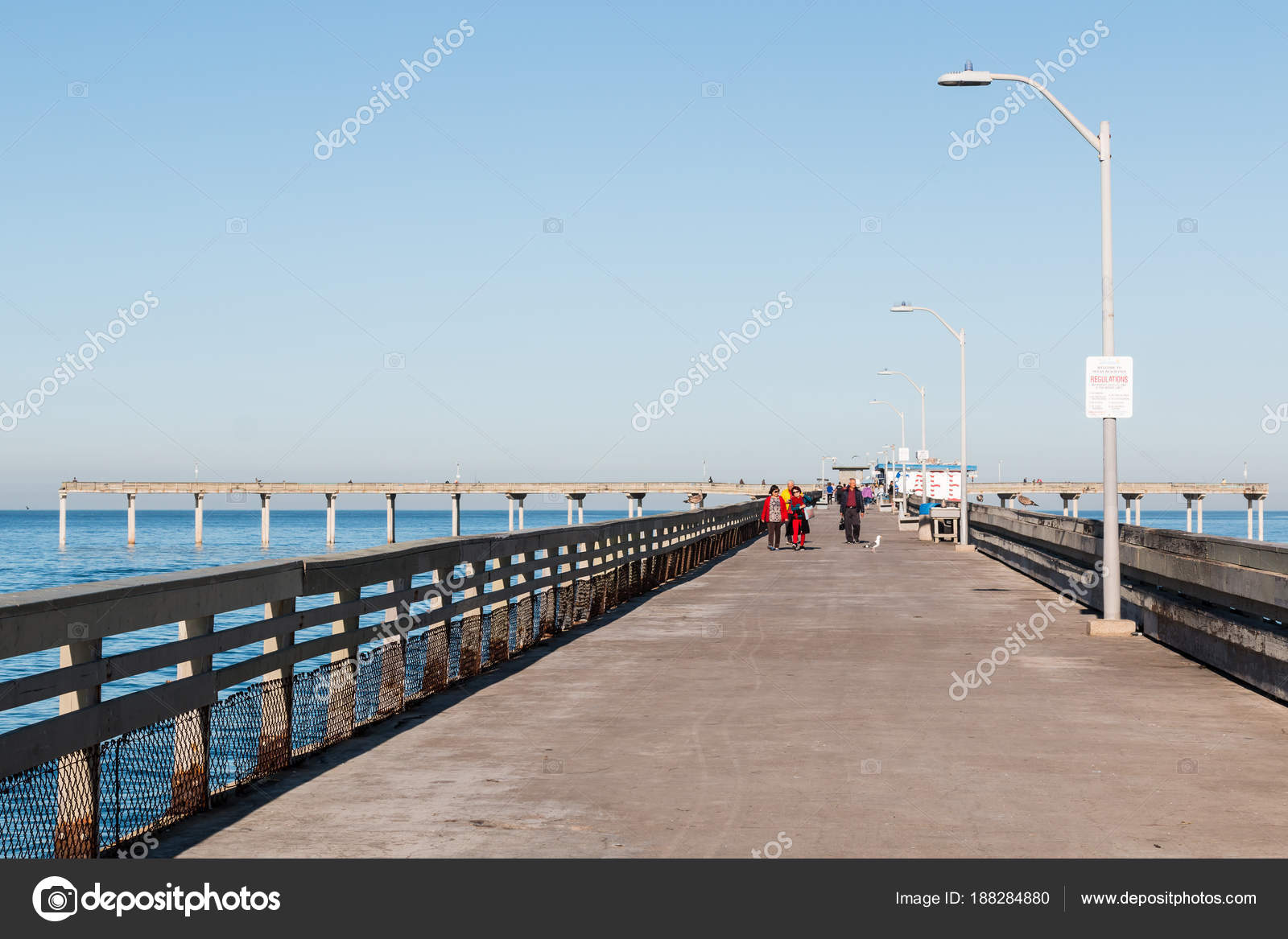 San Diego California Usa February 2018 People Walk Enjoy