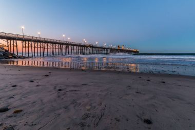 San Diego County içinde bulunan Oceanside, Kaliforniya Balık tutma rıhtımda şafak,.