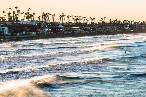 Серферів Світанку Тлі Гуркіт Хвиль Oceanside Каліфорнії Розташоване Окрузі Сан — стокове фото