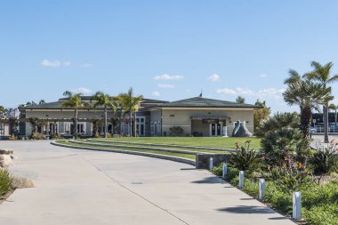 Coronado, California / Usa - 23 Şubat 2017: The Coronado Playhouse at Glorietta Bay Park Promenade, San Diego County 'deki en uzun süreli halk tiyatrosudur.. 