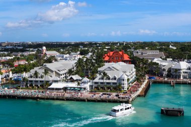 Key West, Florida / Usa - 12 Kasım 2019: Mallory Meydanı 'ndaki otel ve restoranların havadan görünüşü, liman bölgesi ve popüler turizm merkezi.