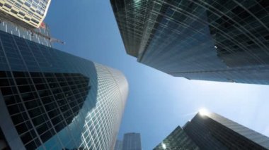 Grup iş City, yavaş dönen timelapse modern gökdelenlerin