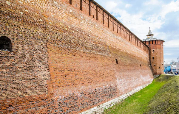  Kolomna Kremlin ve Granovitaya Duvarı (yönlü) Kulesi