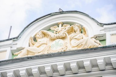 Şehir Emlak Podsosensky şeritte Moskova'da 19 u, eski ana evin tavan üzerinde 