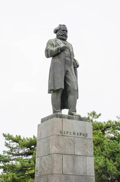 Rostov-on-Don meydanda Karl Marx Karl Marx Anıtı