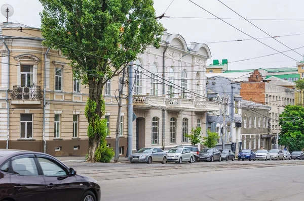 Plaza Tolstoi. Calle. El horizonte de la ciudad. Casas antiguas — Foto de Stock