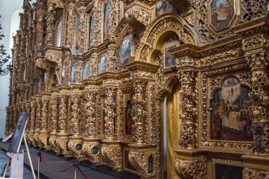 Antik Barok oyulmuş altın kaplama ikonostasisin askeri Katedrali, İsa'nın diriliş, Don kazak ana bilgisayarın içinde evlenir Starocherkasskaya Rostov region, Rusya Federasyonu