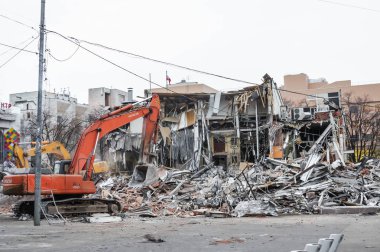 Moskova'da yasadışı bina yıkılması