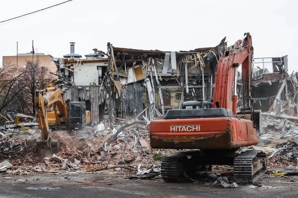 Moskova'da yasadışı bina yıkılması