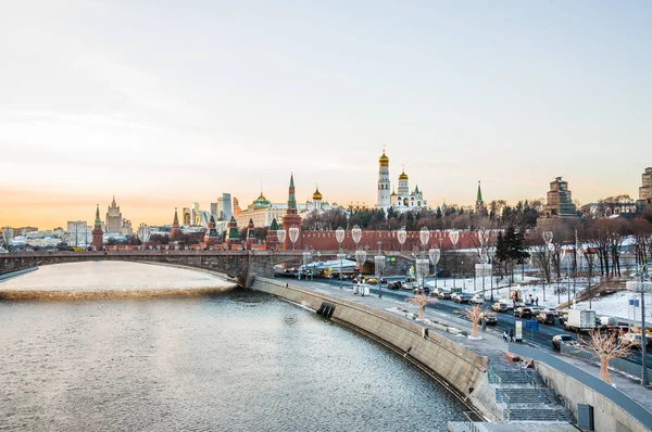 Moscú Rusia Enero 2018 Vista Sobre Terraplén Sofiyskaya Puente Moskvoretsky — Foto de Stock