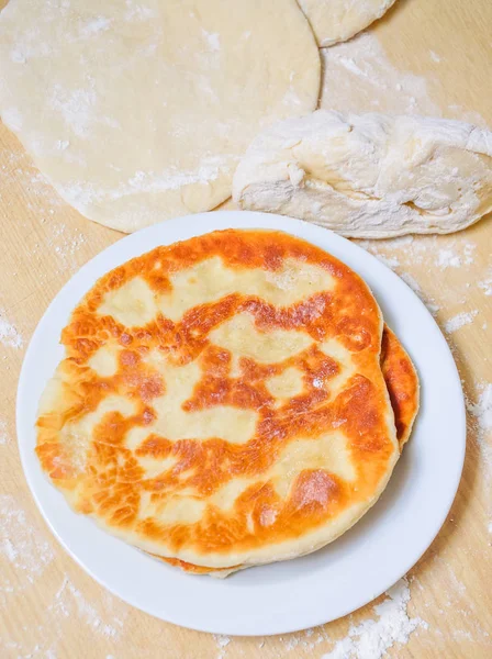 Förberett Stekt Mjöl Tortillas Tallrik Och Jästdeg — Stockfoto