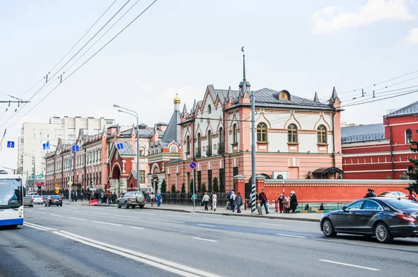 Moscú Rusia Abril 2015 Calle Taganskaya Intercesión Pokrovsky Monasterio Iglesia — Foto de Stock